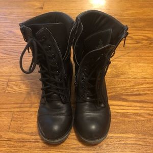 Women’s size 7 Black combat boots